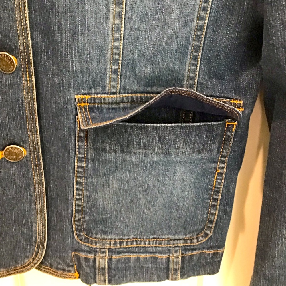 Harold’s Jacket - Picture 4 of 6